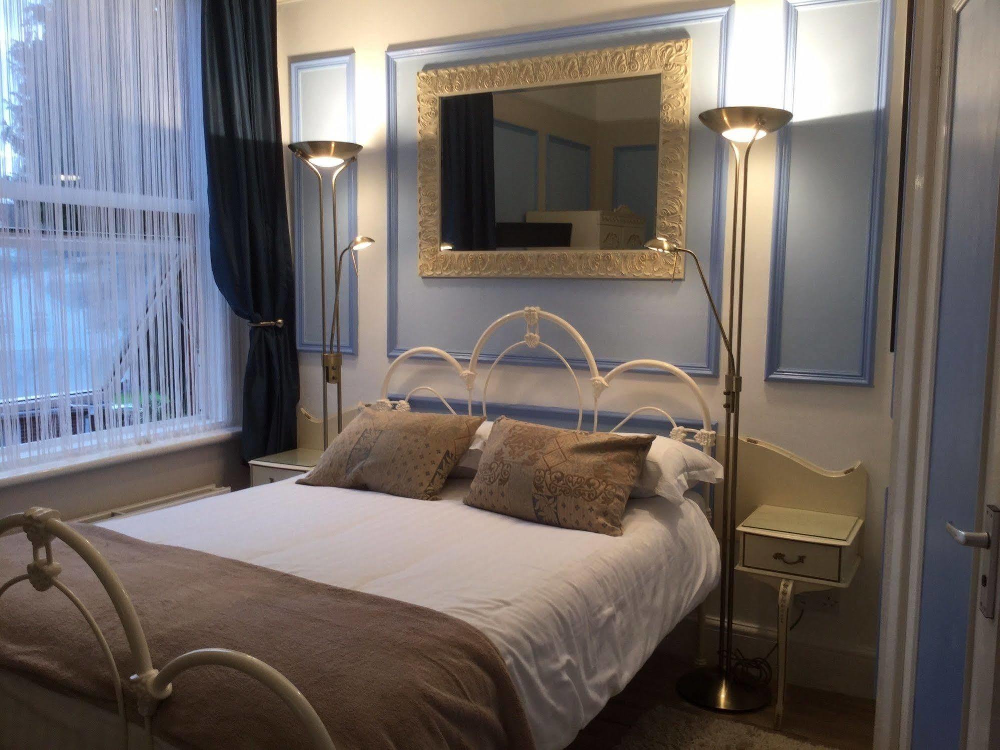 סידמות' The Groveside Guest House מראה חיצוני תמונה