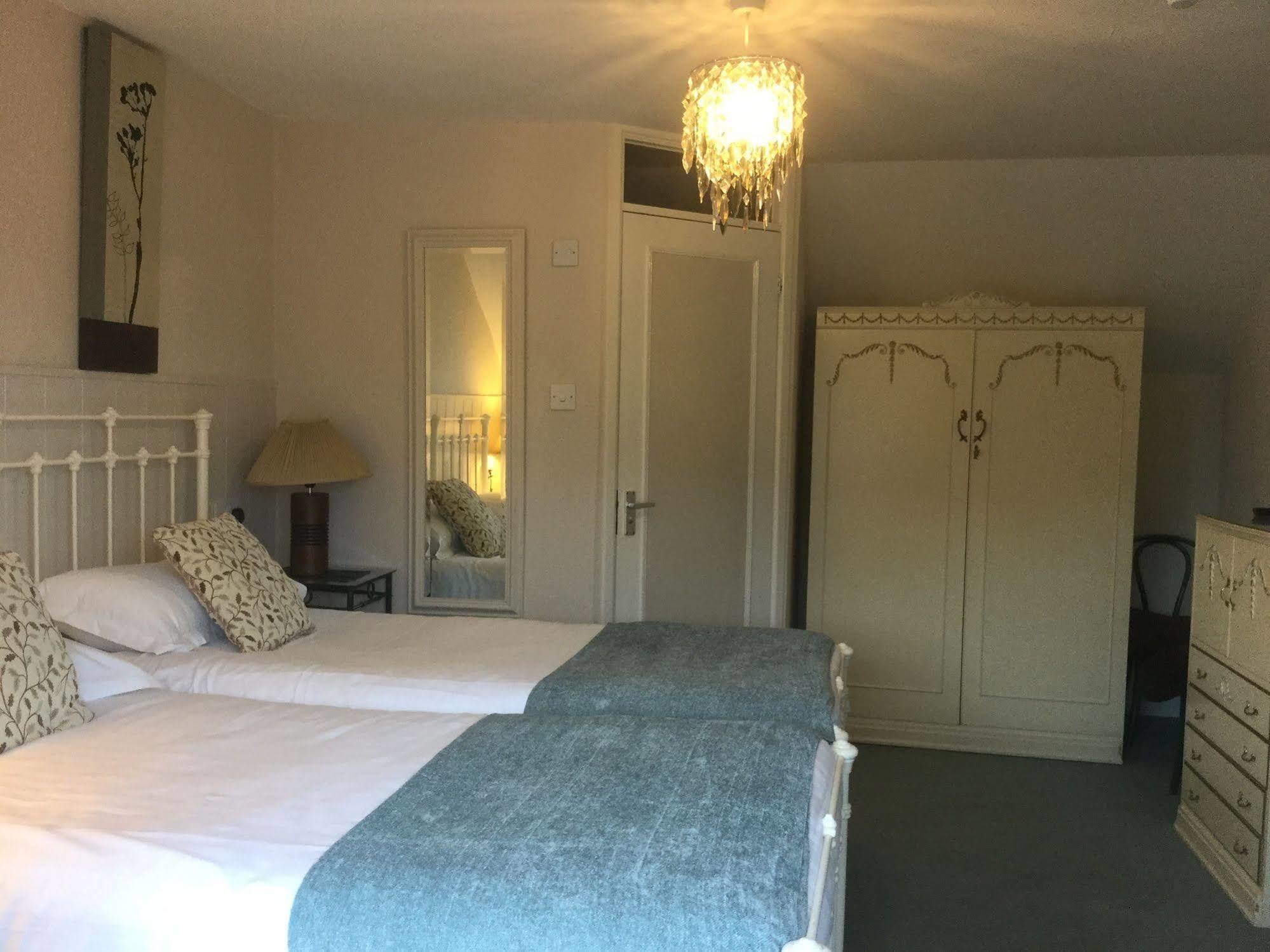 סידמות' The Groveside Guest House מראה חיצוני תמונה