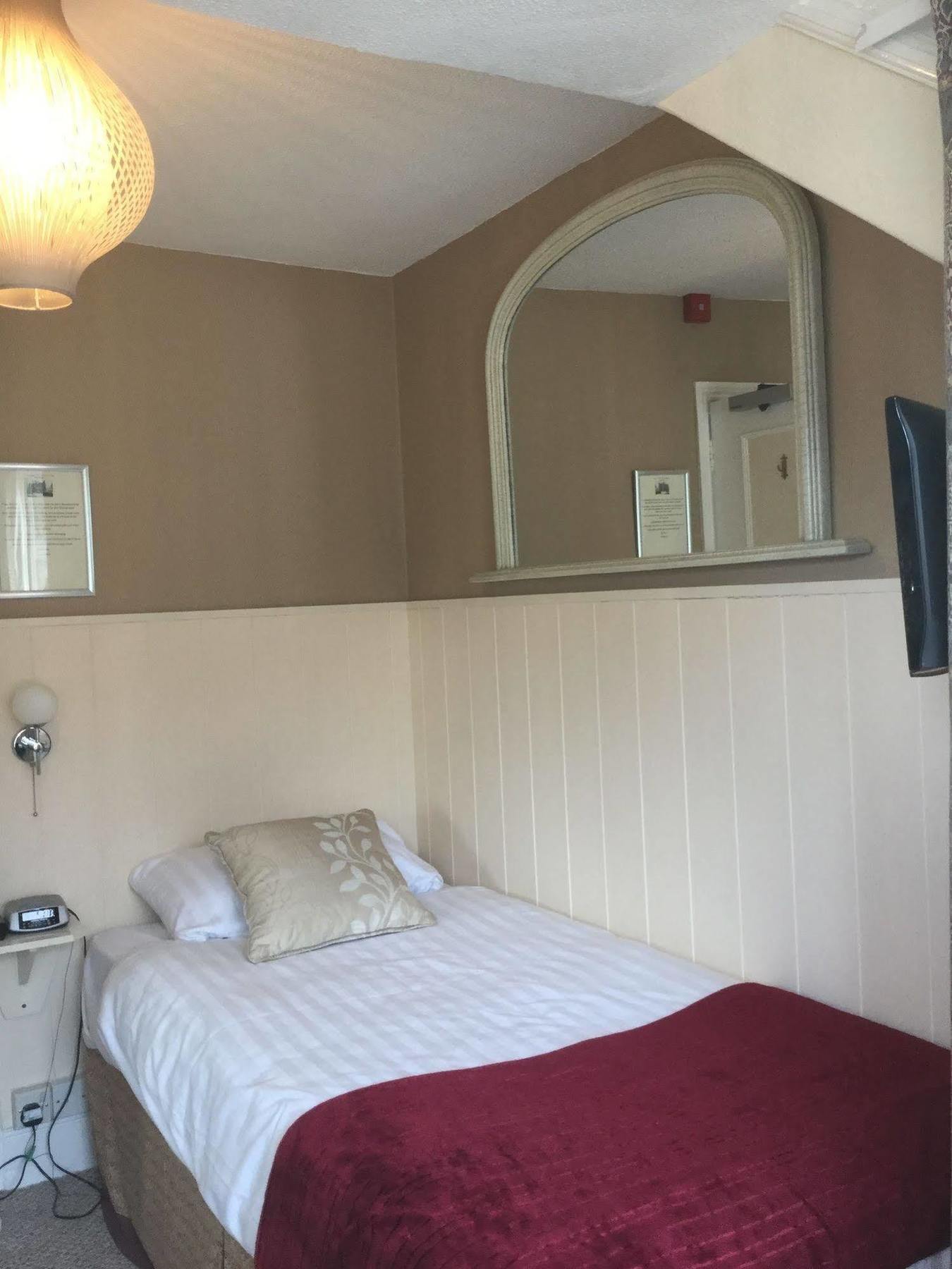 סידמות' The Groveside Guest House מראה חיצוני תמונה